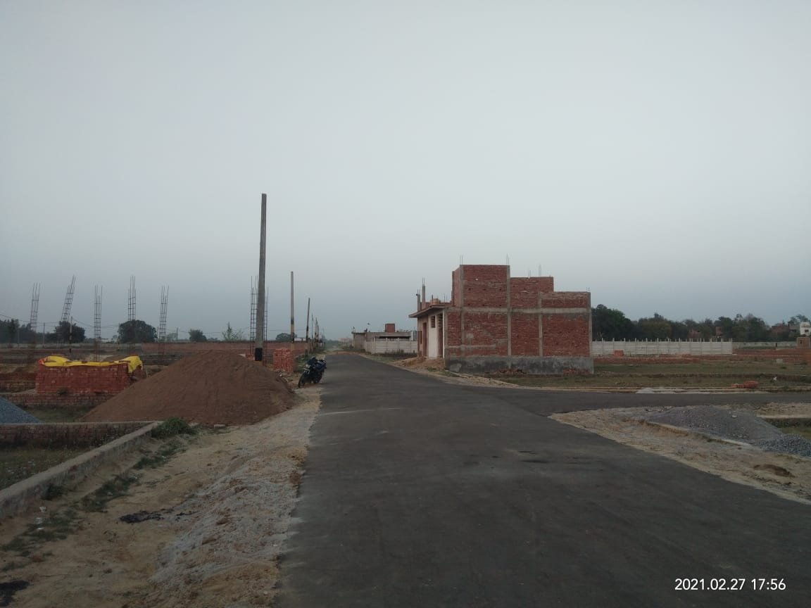 Plots near Amul dairy plant luckno sultanpur road